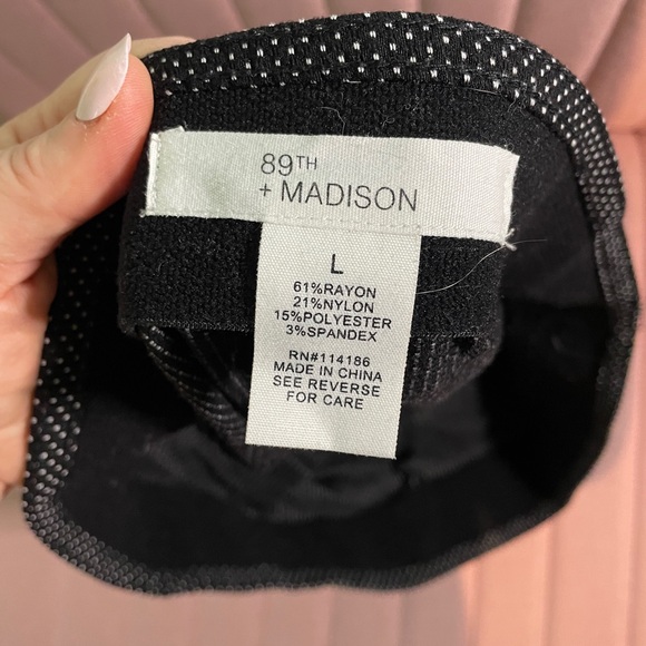 B&W polka dot Bermuda shorts - Picture 3 of 6